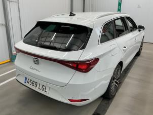 Seat Leon Sportstourer 1.5 TSI 16V Sloopvoertuig (2023, Metallic, Wit)