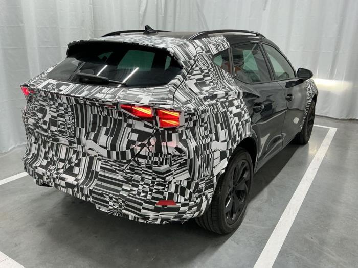 Cupra Formentor 1.5 eTSI 16V Sloopvoertuig (2025, Metallic, Zwart)
