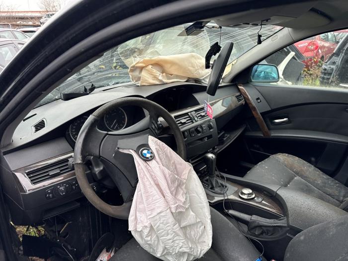 BMW 5 serie 525i 24V Sloopvoertuig (2004, Zwart)