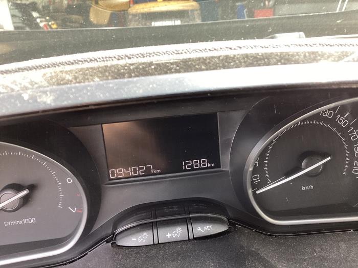 Peugeot 208 I 1.2 Vti 12V PureTech 82 Sloopvoertuig (2016, Zwart)