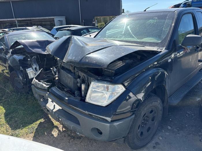 Nissan Navara 2.5 dCi 16V 4x4 Sloopvoertuig (2006, Graniet)