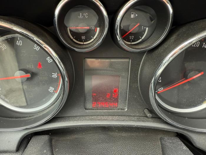 Opel Astra J 1.4 16V ecoFLEX Sloopvoertuig (2011, Grijs)