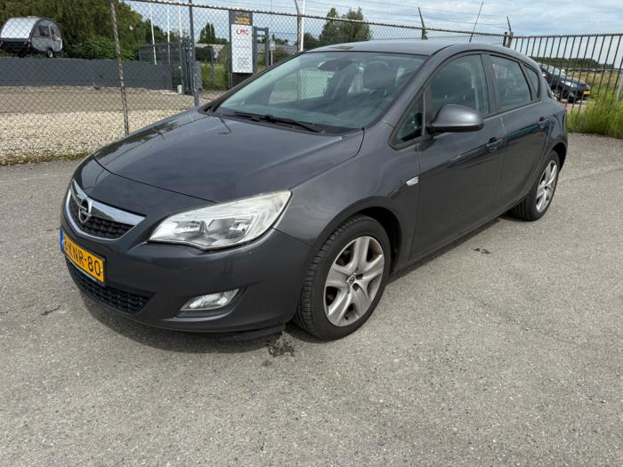 Opel Astra J 1.4 16V ecoFLEX Sloopvoertuig (2011, Grijs)