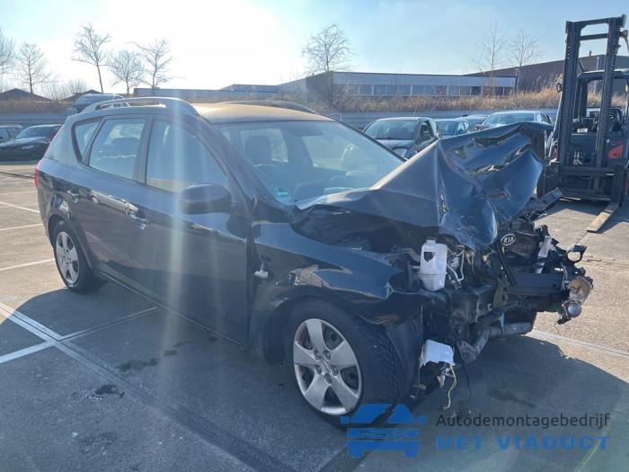 Kia Cee'd Sporty Wagon 1.4 16V Sloopvoertuig (2010, Zwart)