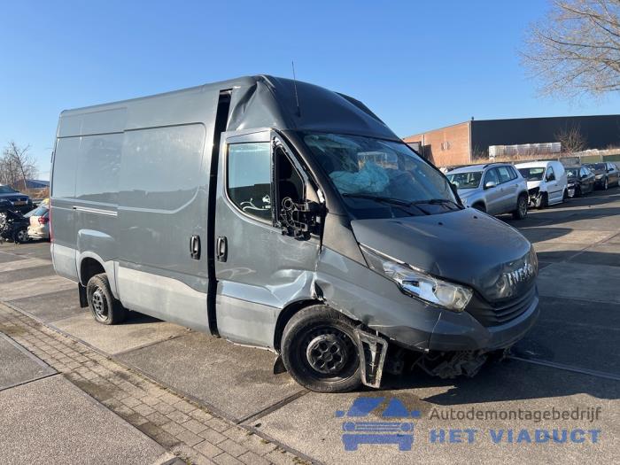 Iveco New Daily VI 35C18, 40C18, 50C18, 65C18, 70C18, 35S18 Sloopvoertuig (2018, Grijs)