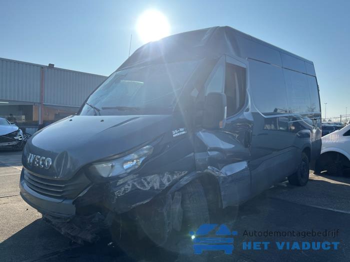 Iveco New Daily VI 35C18, 40C18, 50C18, 65C18, 70C18, 35S18 Sloopvoertuig (2018, Grijs)