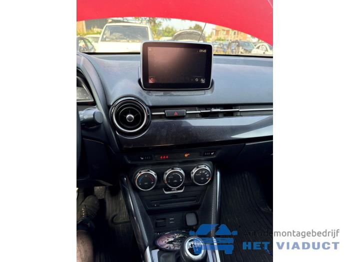Mazda 2 1.5 SkyActiv-G 90 Sloopvoertuig (2016, Rood)