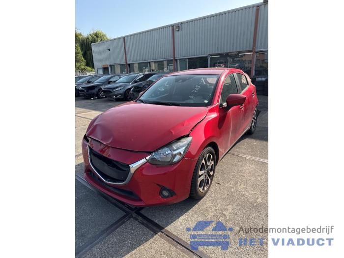 Mazda 2 1.5 SkyActiv-G 90 Sloopvoertuig (2016, Rood)