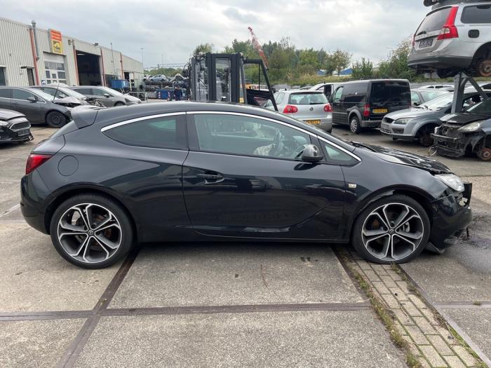 Opel Astra J GTC 2.0 CDTI 16V ecoFLEX Sloopvoertuig (2012, Zwart)