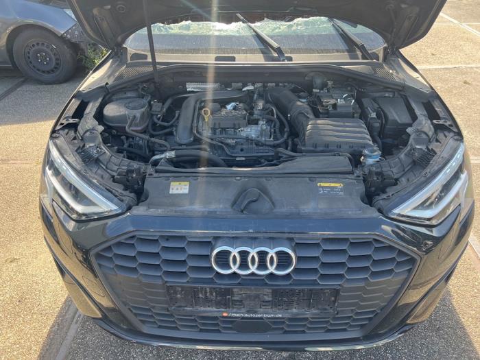 Audi A3 Sportback 1.0 30 TFSI 12V Sloopvoertuig (2021, Zwart)