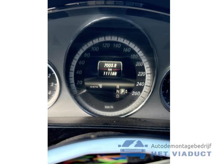 Mercedes E E-200 CGI 16V BlueEfficiency Sloopvoertuig (2012, Grijs)