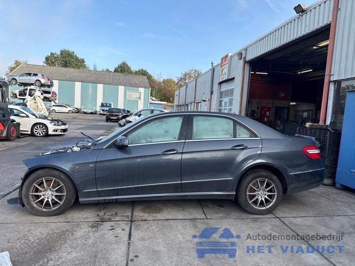 Mercedes E E-200 CGI 16V BlueEfficiency Sloopvoertuig (2012, Grijs)