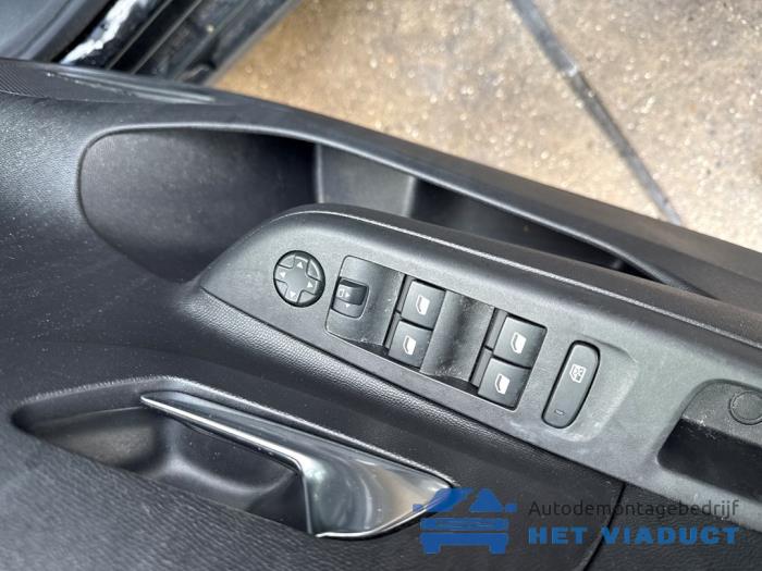 Opel Corsa F 1.2 Turbo 12V 100 Sloopvoertuig (2023, Zwart)