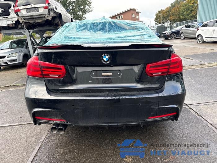 BMW 3 serie 330i 2.0 16V Sloopvoertuig (2018, Zwart)