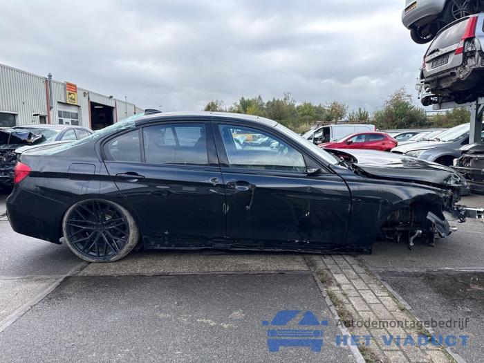 BMW 3 serie 330i 2.0 16V Sloopvoertuig (2018, Zwart)