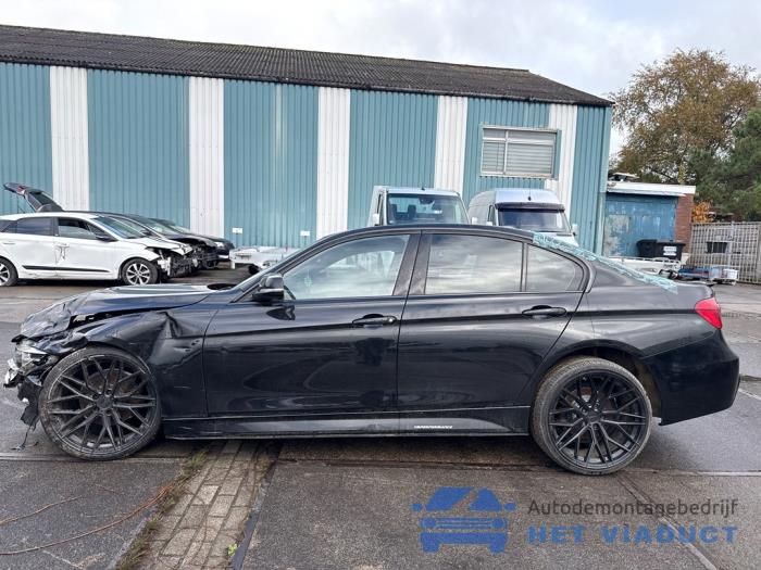 BMW 3 serie 330i 2.0 16V Sloopvoertuig (2018, Zwart)