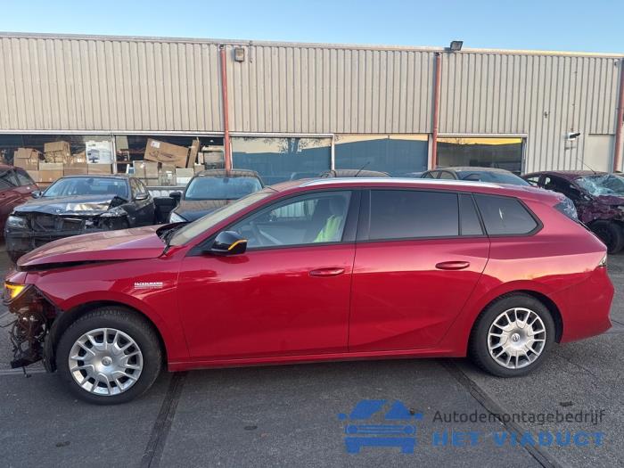 Opel Astra L Sports Tourer 1.2 Turbo 110 12V Sloopvoertuig (2023, Rood)