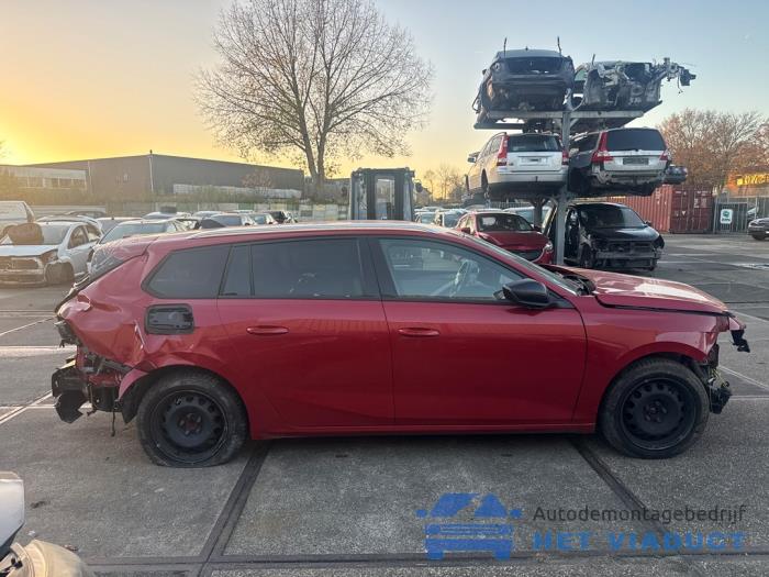 Opel Astra L Sports Tourer 1.2 Turbo 110 12V Sloopvoertuig (2023, Rood)