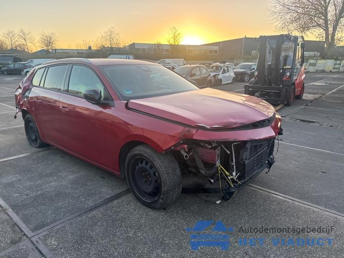 Opel Astra L Sports Tourer 1.2 Turbo 110 12V Sloopvoertuig (2023, Rood)