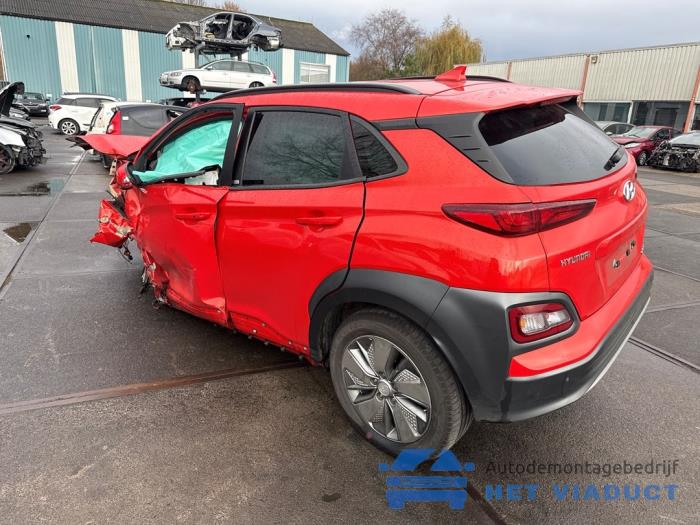 Hyundai Kona 64 kWh Sloopvoertuig (2020, Rood)