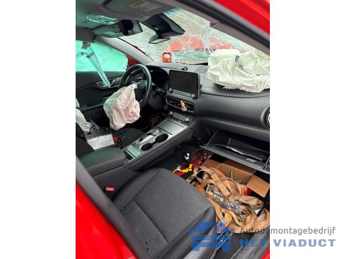 Hyundai Kona 64 kWh Sloopvoertuig (2020, Rood)