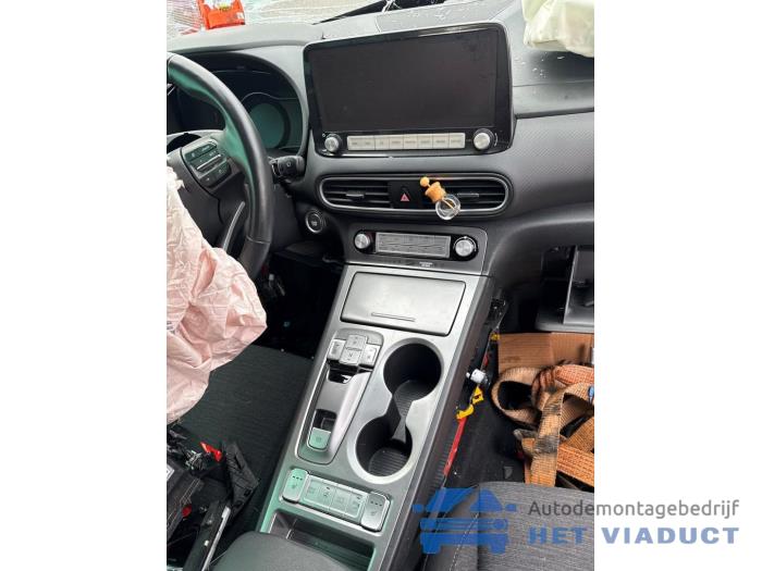 Hyundai Kona 64 kWh Sloopvoertuig (2020, Rood)