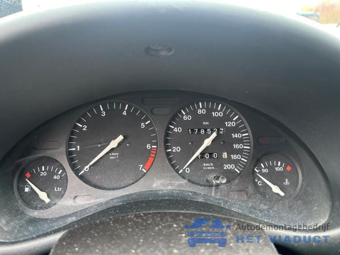 Opel Corsa B 1.2i 16V Sloopvoertuig (1999, Rood)