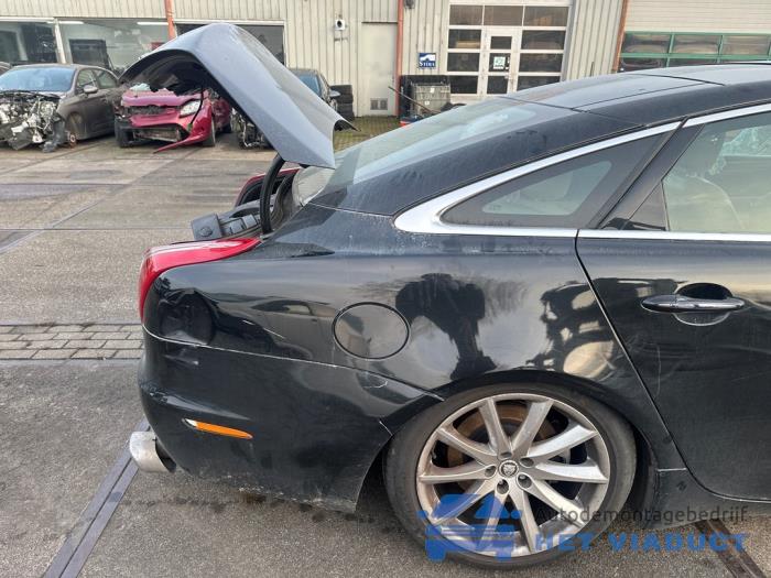 Jaguar XJ 5.0 V8 32V Sloopvoertuig (2010, Zwart)