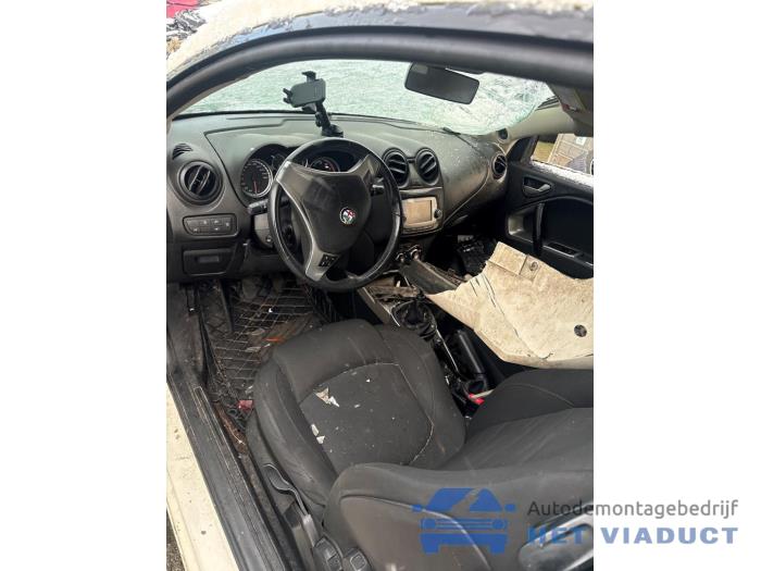 Alfa Romeo MiTo 1.4 Sloopvoertuig (2010, Creme)