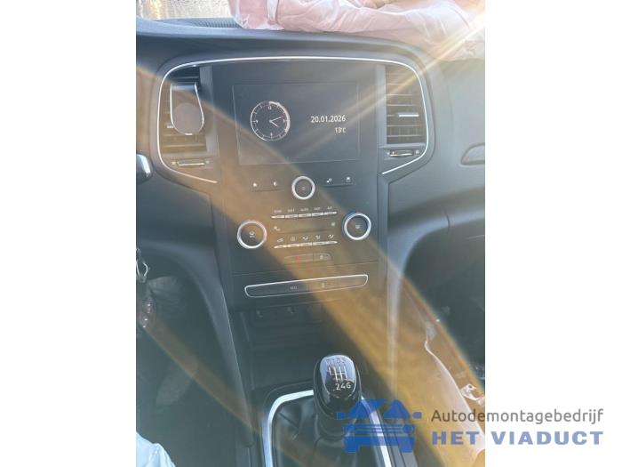 Renault Megane IV 1.2 Energy TCE 100 Sloopvoertuig (2018, Wit)