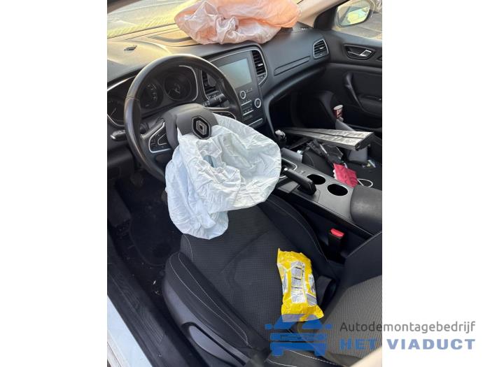 Renault Megane IV 1.2 Energy TCE 100 Sloopvoertuig (2018, Wit)