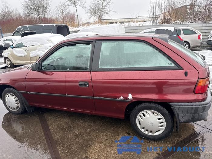 Opel Astra F 1.4i GL/GLS Sloopvoertuig (1995, Rood)