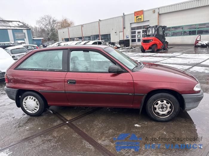 Opel Astra F 1.4i GL/GLS Sloopvoertuig (1995, Rood)