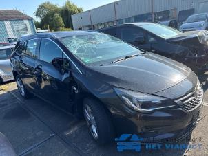 Opel Astra K Sports Tourer 1.4 Turbo 16V Sloopvoertuig (2017, Zwart)