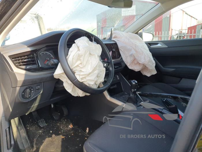 Volkswagen Polo VI 1.0 MPI 12V Sloopvoertuig (2019, Zwart)