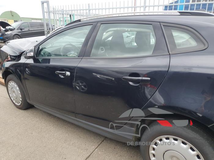 Volvo V40 Cross Country 1.6 D2 Sloopvoertuig (2013, Zwart)