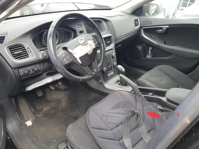 Volvo V40 Cross Country 1.6 D2 Sloopvoertuig (2013, Zwart)