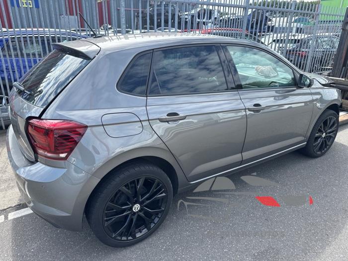 Volkswagen Polo VI 1.0 TSI 12V Sloopvoertuig (2018, Grijs)
