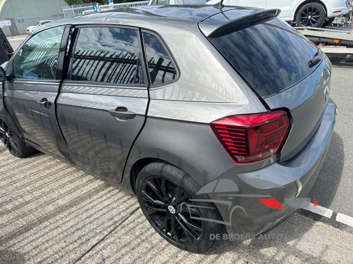 Volkswagen Polo VI 1.0 TSI 12V Sloopvoertuig (2018, Grijs)