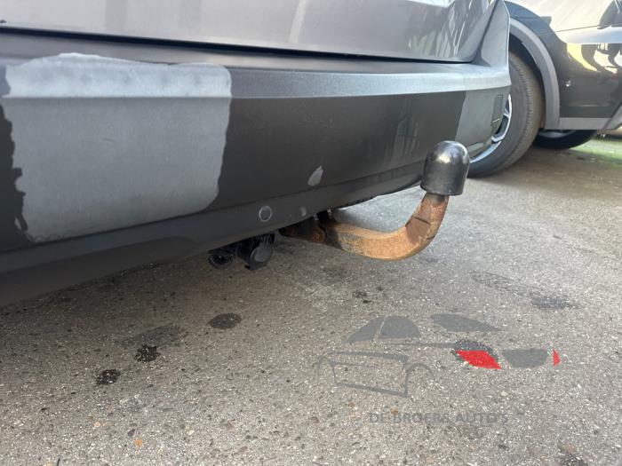 Peugeot 5008 II 1.6 BlueHDi 115 Sloopvoertuig (2017, Grijs)