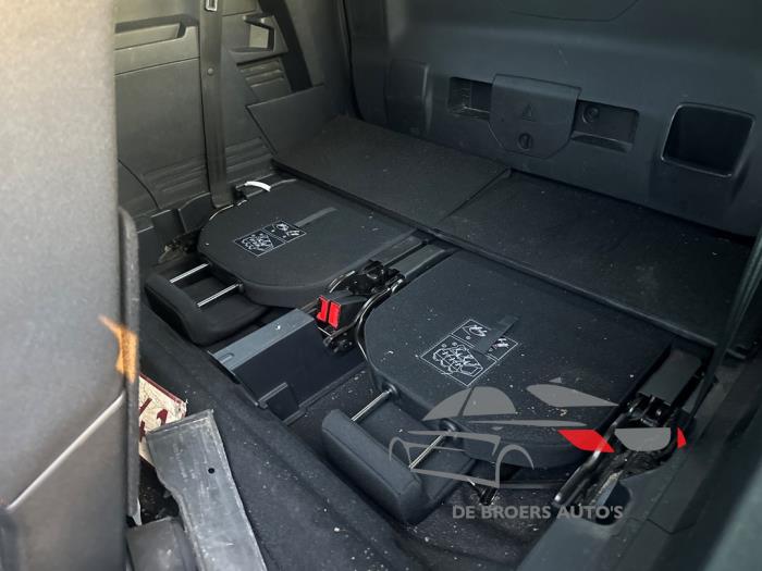 Peugeot 5008 II 1.6 BlueHDi 115 Sloopvoertuig (2017, Grijs)