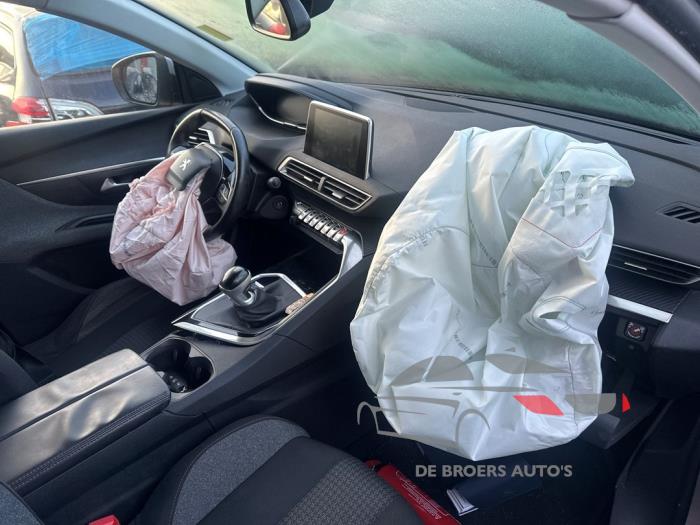 Peugeot 5008 II 1.6 BlueHDi 115 Sloopvoertuig (2017, Grijs)