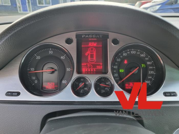 Volkswagen Passat Variant 2.0 TDI 16V 140 Sloopvoertuig (2007, Zwart)