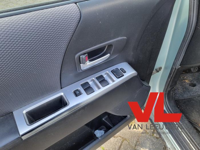 Mazda 5 2.0i 16V Sloopvoertuig (2005, Grijs)