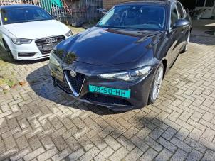 Alfa Romeo Giulia 2.2d 180 16V  (Sloop)