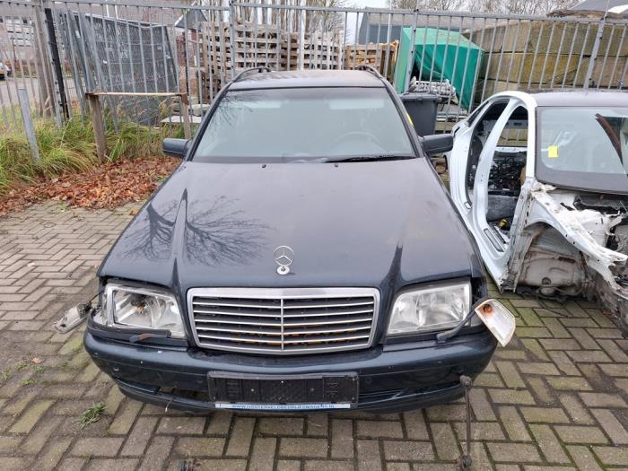 Mercedes C Combi 2.2 C-220 CDI 16V Sloopvoertuig (1999, Zwart)