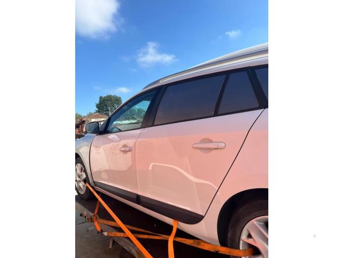 Renault Megane III Grandtour 1.5 dCi 110 Sloopvoertuig (2012, Wit)