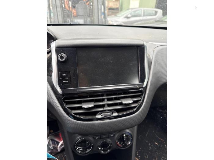 Peugeot 2008 1.6 Blue HDi 75 Sloopvoertuig (2016, Groen)