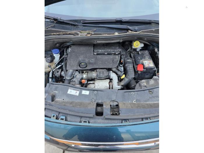 Peugeot 2008 1.6 Blue HDi 75 Sloopvoertuig (2016, Groen)