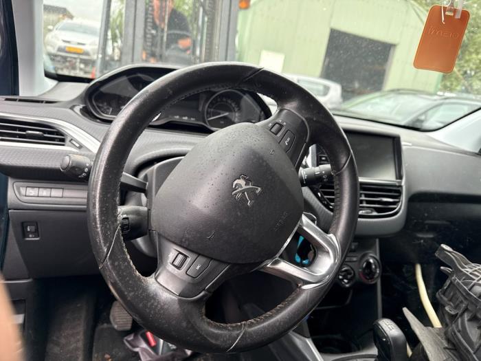 Peugeot 2008 1.6 Blue HDi 75 Sloopvoertuig (2016, Groen)